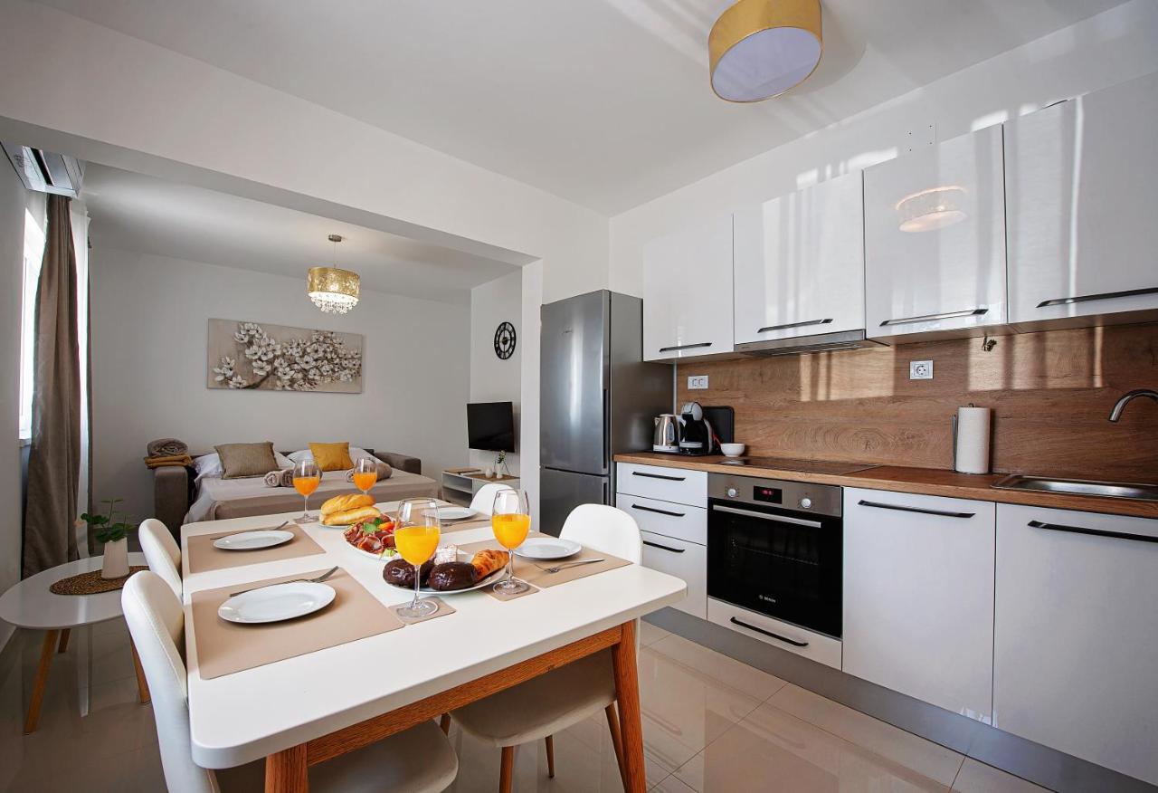 Sea Front Apartments Ivana Rogoznica  Eksteriør billede